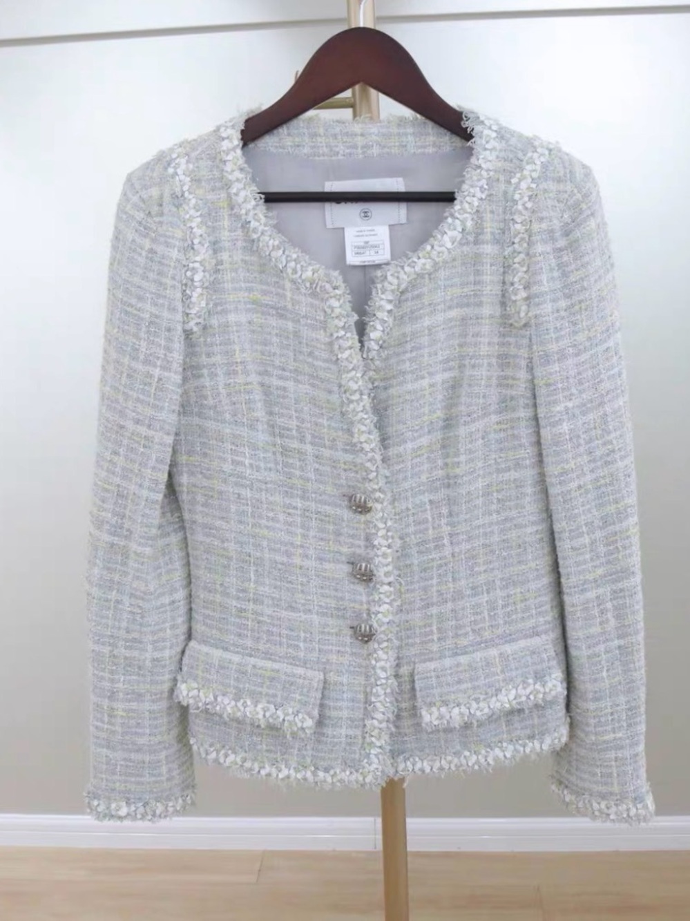 🚩steal CHANEL Light Gray Tweed Fringe-Trim Jacket